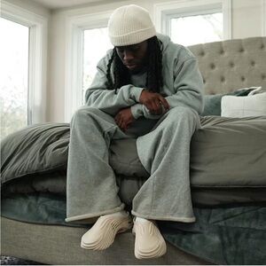 CROCS  almond tint echo wave womens size 6